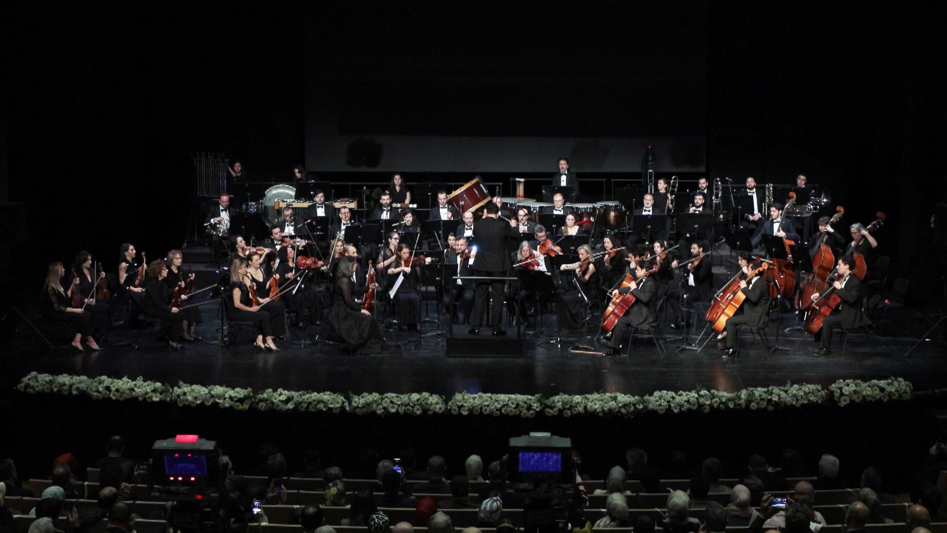 I S T A N B U L B A K A N E R S O Y A L I Y A I Z Z E T B E G O V 1113928 330690